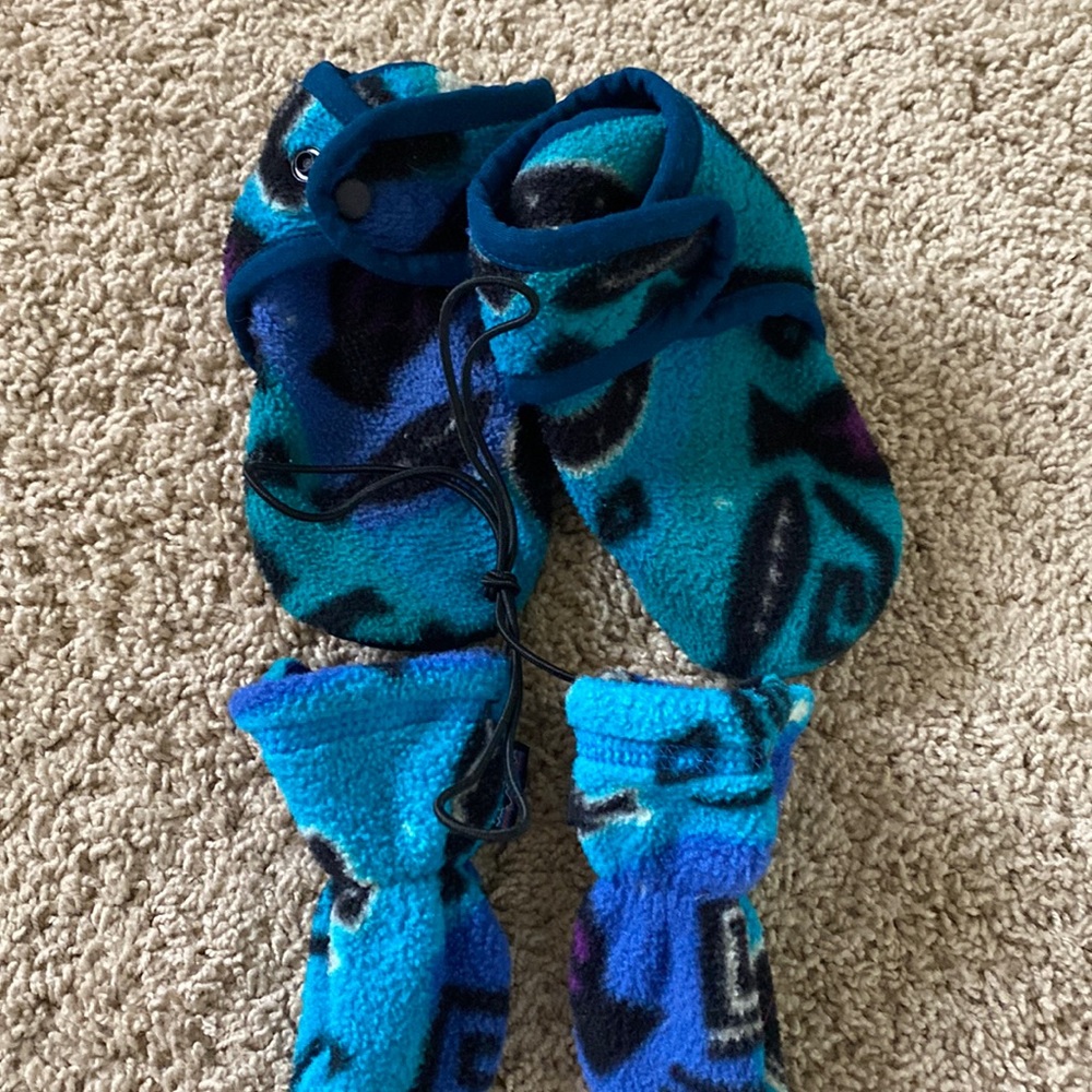 Baby Patagonia Booties and Mitt